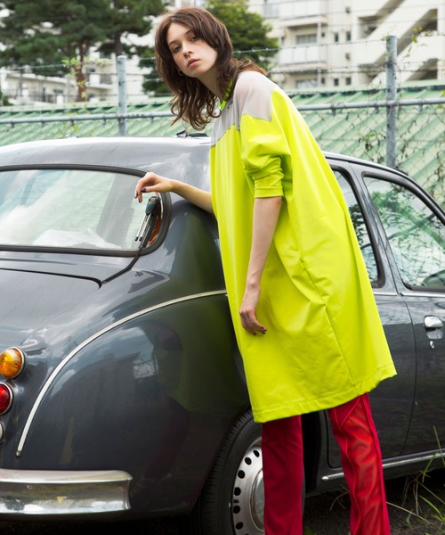 FLUMOR(フラマー)の「ワンポイントロゴメッシュmixドレス(チュニック・レディース・イエロー/ブラック・38)」の18枚目の写真