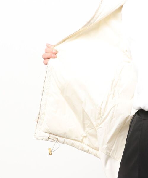 LUGIVA(ルギヴァ)の「蓄熱中綿キルト切り替えジャケット(マウンテンパーカー・レディース・ブラック/オフホワイト・M)」の5枚目の写真