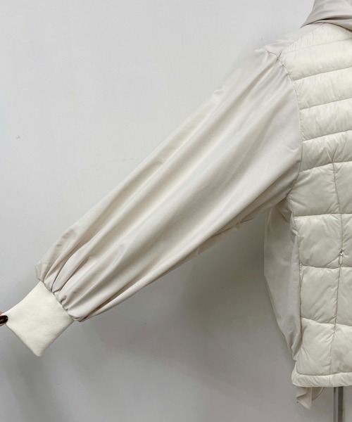 LUGIVA(ルギヴァ)の「蓄熱中綿キルト切り替えジャケット(マウンテンパーカー・レディース・ブラック/オフホワイト・M)」の16枚目の写真