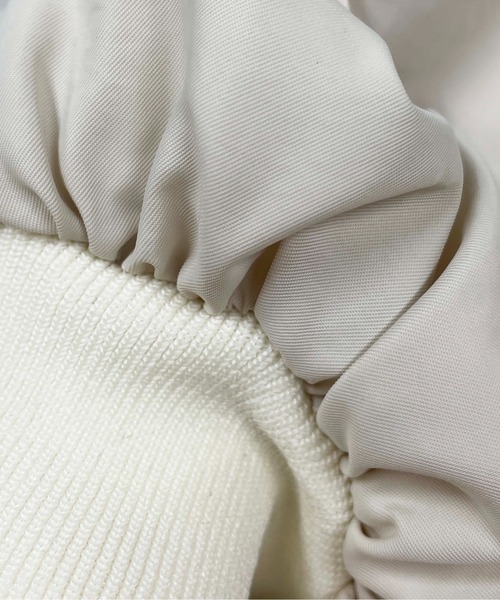 LUGIVA(ルギヴァ)の「蓄熱中綿キルト切り替えジャケット(マウンテンパーカー・レディース・ブラック/オフホワイト・M)」の20枚目の写真