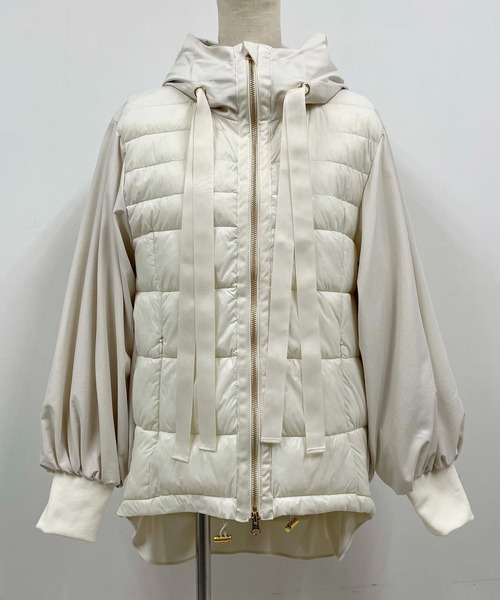 LUGIVA(ルギヴァ)の「蓄熱中綿キルト切り替えジャケット(マウンテンパーカー・レディース・ブラック/オフホワイト・M)」の7枚目の写真