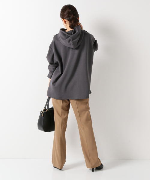 IENA(イエナ)の「裏毛フードプルオーバー◆(Tシャツ/カットソー・レディース・チャコールグレー/ブラック/ホワイト系その他・FREE)」の12枚目の写真