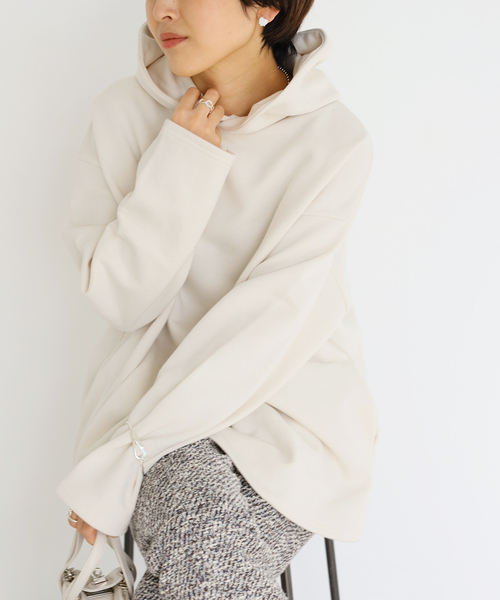 IENA(イエナ)の「裏毛フードプルオーバー◆(Tシャツ/カットソー・レディース・チャコールグレー/ブラック/ホワイト系その他・FREE)」の8枚目の写真