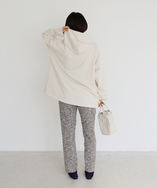 IENA(イエナ)の「裏毛フードプルオーバー◆(Tシャツ/カットソー・レディース・チャコールグレー/ブラック/ホワイト系その他・FREE)」の4枚目の写真
