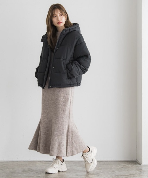 Pierrot（ピエロ）の「ふんわりウォッシャブル裾切り替えプチハイネックニットワンピース（ワンピース・レディース・ネイビー/モカ/チャコール/ベージュ/ブラウン/グリーン/グレイッシュベージュ/ブルー・M/L）」の10枚目の写真