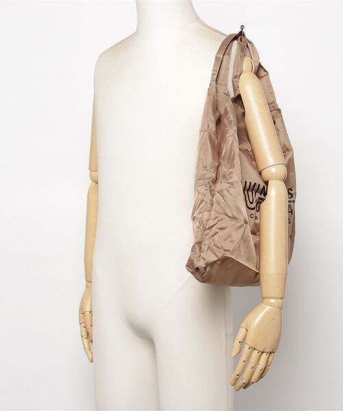 UNIVERSAL OVERALL（ユニバーサルオーバーオール）の「UNIVERSAL OVERALL/カラビナ付きエコバッグ SUVO-004（エコバッグ/サブバッグ・メンズ・ブラック/ベージュ/カーキ/オレンジ・ONESIZE）」の9枚目の写真