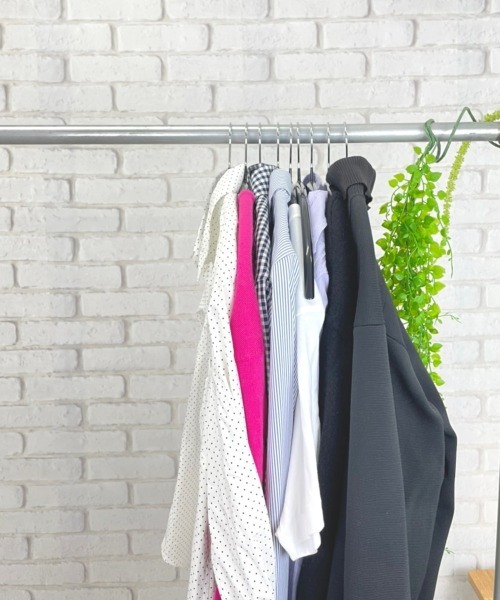 entre square(アントレスクエアー)の「メタルハンガー 5本セット すべりにくい 型崩れしない(ランドリーグッズ・レディース・ホワイト/ブラック・ONE SIZE)」の8枚目の写真