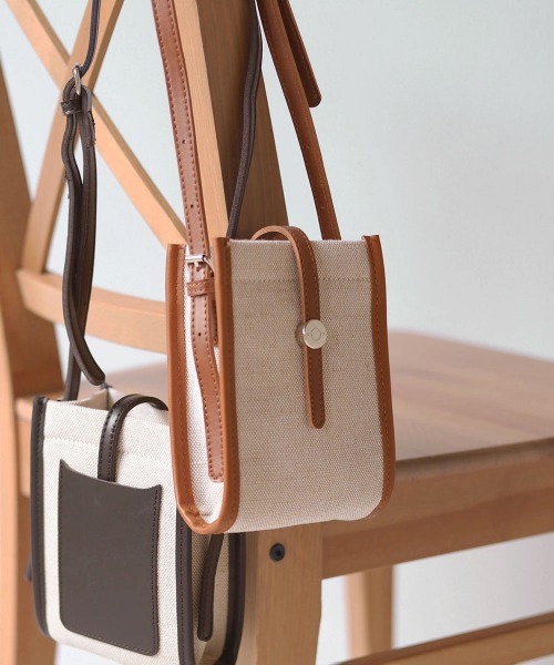 Bab(バブ)の「キャンバスコンビミニショルダーバッグ(ショルダーバッグ・レディース・ブラウン/オフホワイト/ブラック・ONESIZE)」の3枚目の写真