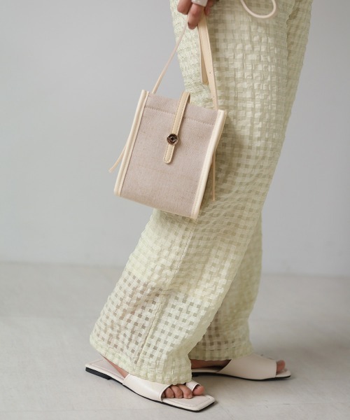 Bab(バブ)の「キャンバスコンビミニショルダーバッグ(ショルダーバッグ・レディース・ブラウン/オフホワイト/ブラック・ONESIZE)」の7枚目の写真