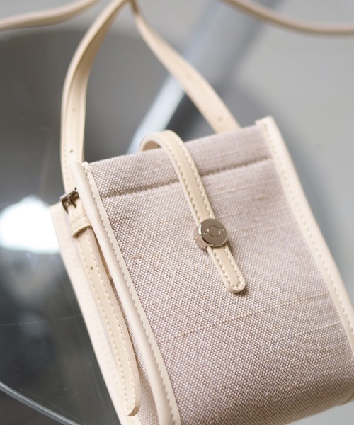 Bab(バブ)の「キャンバスコンビミニショルダーバッグ(ショルダーバッグ・レディース・ブラウン/オフホワイト/ブラック・ONESIZE)」の9枚目の写真