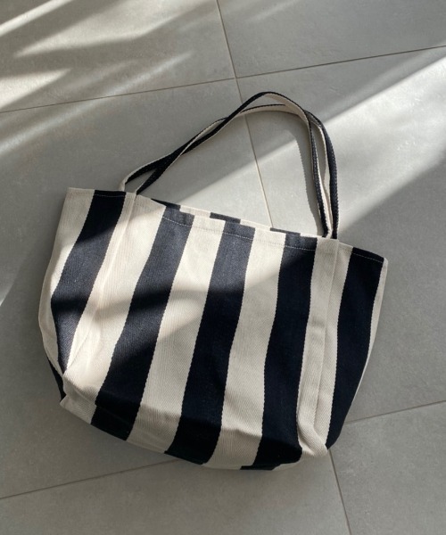 Aunt Marie's（アントマリーズ）の「ストライプオーバートートバッグ（トートバッグ・レディース・ブラック/ネイビー・FREE）」の6枚目の写真