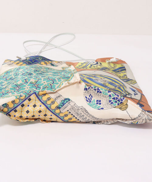 manipuri(マニプリ)の「【manipuri/ マニプリ】スカーフプリントトートL(トートバッグ・レディース・グリーン系その他3/レッド系その他3/ホワイト系その他4・FREE)」の7枚目の写真