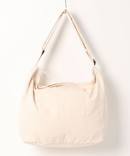 Fun & Daily（ファンアンドデイリー）の「F&D : ビッグキャンバスショルダーバッグ（ショルダーバッグ・レディース・ホワイト/ブラック・FREE）」の3枚目の写真