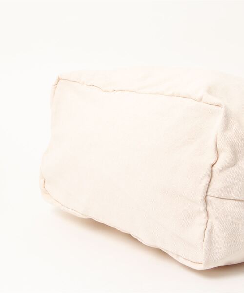 Fun & Daily（ファンアンドデイリー）の「F&D : ビッグキャンバスショルダーバッグ（ショルダーバッグ・レディース・ホワイト/ブラック・FREE）」の8枚目の写真