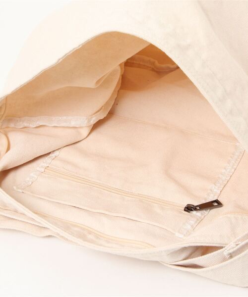 Fun & Daily（ファンアンドデイリー）の「F&D : ビッグキャンバスショルダーバッグ（ショルダーバッグ・レディース・ホワイト/ブラック・FREE）」の9枚目の写真