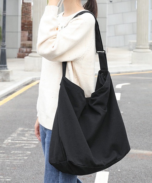 Fun & Daily（ファンアンドデイリー）の「F&D : ビッグキャンバスショルダーバッグ（ショルダーバッグ・レディース・ホワイト/ブラック・FREE）」の7枚目の写真