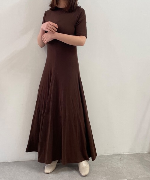 ADIRA(アディラ)の「デコルテオープンカットワンピ(ワンピース・レディース・ブラウン/ブラック・MEDIUM)」の18枚目の写真