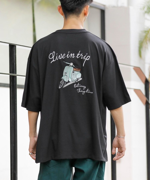 Beno(ビーノ)の「バック刺繍 オーバーサイズ スーベニアTEE BIKE(Tシャツ/カットソー・メンズ・グリーン/サックスブルー/パープル/ブラック/オフホワイト・M/L/LL)」の3枚目の写真