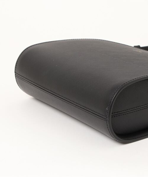 A.P.C.(アーペーセー)の「SAC DEMI-LUNE(ショルダーバッグ・レディース・ブラック・ONESIZE)」の2枚目の写真