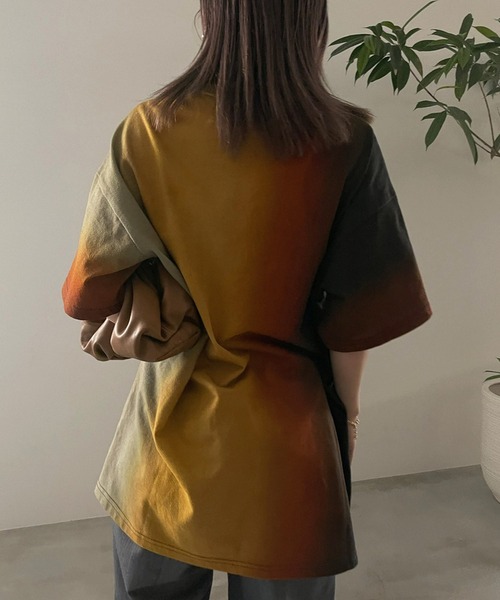 Ameri（アメリ）の「GRADATION OVERSIZED TEE（Tシャツ