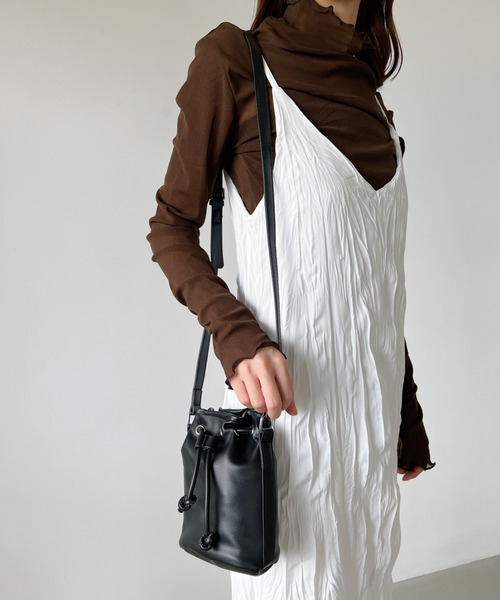 H.Warren（エイチウォーレン）の「巾着ミニショルダーバッグ（ショルダーバッグ・レディース・ホワイト/ブラック/ブラウン/グリーン・FREE）」の8枚目の写真