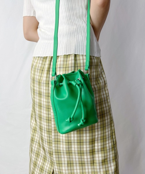 H.Warren（エイチウォーレン）の「巾着ミニショルダーバッグ（ショルダーバッグ・レディース・ホワイト/ブラック/ブラウン/グリーン・FREE）」の12枚目の写真