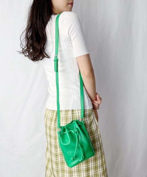 H.Warren（エイチウォーレン）の「巾着ミニショルダーバッグ（ショルダーバッグ・レディース・ホワイト/ブラック/ブラウン/グリーン・FREE）」の13枚目の写真