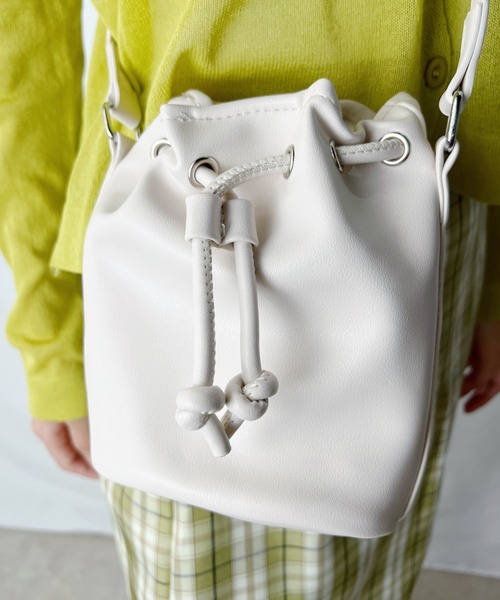 H.Warren（エイチウォーレン）の「巾着ミニショルダーバッグ（ショルダーバッグ・レディース・ホワイト/ブラック/ブラウン/グリーン・FREE）」の18枚目の写真