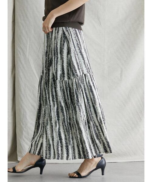 AMERICAN HOLIC（アメリカンホリック）の「ティアードプリントスカート1（スカート・レディース・ブラック・L/M）」の2枚目の写真