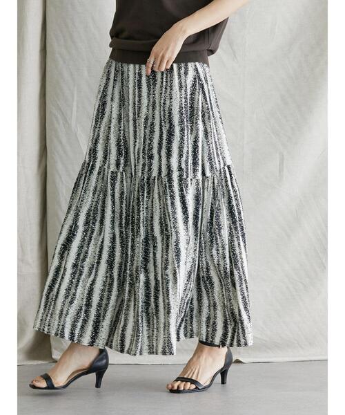 AMERICAN HOLIC（アメリカンホリック）の「ティアードプリントスカート1（スカート・レディース・ブラック・L/M）」の3枚目の写真