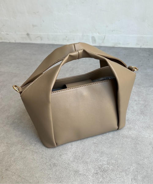 Chez toi（シェトワ）の「フォルドハンドル2WAYショルダー（ショルダーバッグ・レディース・ブラック/グリーン/モカ・00）」の14枚目の写真