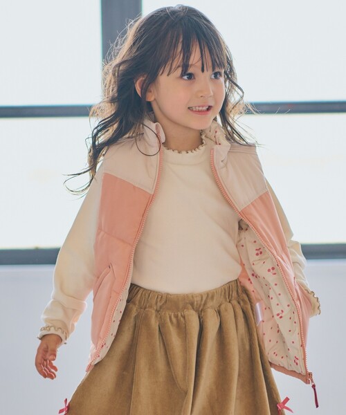 SHOO・LA・RUE(シューラルー)の「【100-140cm/撥水】配色薄中綿ベスト(その他アウター・キッズ・ネイビー系4/ピンク系9・14/11/10/12/13)」の3枚目の写真