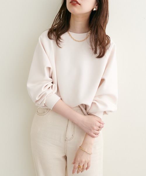 natural couture(ナチュラルクチュール)の「2022AWアイテム/質感と色味にこだわった きれいめクロップド丈プルオーバー(Tシャツ/カットソー・レディース・サックスブルー/オフホワイト/モカ/ピンク・FREE)」の6枚目の写真