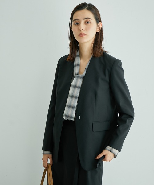 ROPE'(ロペ)の「【手洗い可能】ストレッチウールノーカラージャケット/セットアップ対応(ノーカラージャケット・レディース・ブラック/ベージュ・40/38/36)」の2枚目の写真