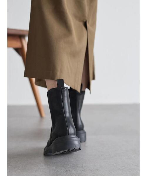 rem closet（レムクローゼット）の「チェルシーブーツ（ブーツ・レディース・オフホワイト/ブラック・36/37）」の13枚目の写真