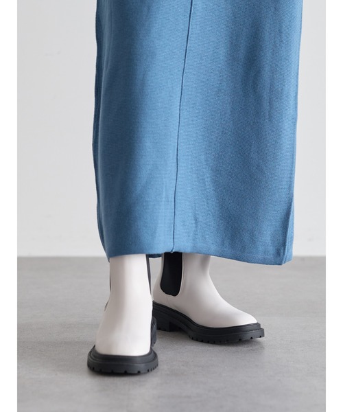 rem closet（レムクローゼット）の「チェルシーブーツ（ブーツ・レディース・オフホワイト/ブラック・36/37）」の3枚目の写真