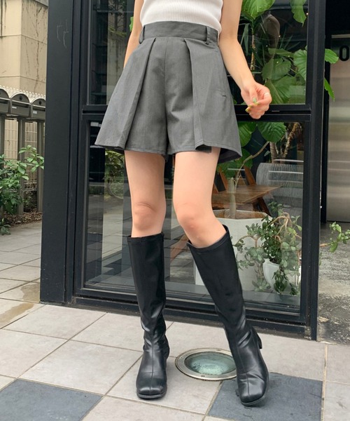 OLIVE des OLIVE（オリーブデオリーブ）の「プリーツショートパンツ（その他パンツ・レディース・ブラウン/ブラック/チャコールグレー/カーキ・FREE）」の14枚目の写真