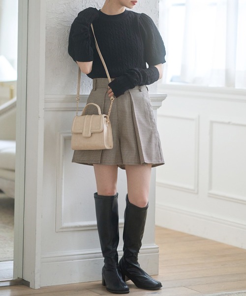 オリーブ色 プリーツ ショートパンツ ベルト付き OLIVE des OLIVE（オリーブデオリーブ）の「プリーツショートパンツ