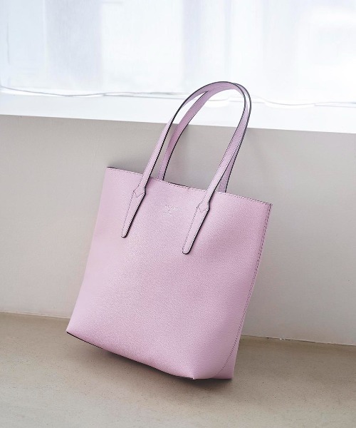 & chouette(アンドシュエット)の「縦型シンプルトート(トートバッグ・レディース・ブラック/グレイッシュベージュ/オフホワイト/ピンク/キャメル/ミント/ラベンダー/ダークブルー・FREE)」の6枚目の写真