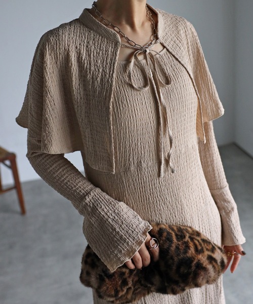 UNFIELD（アンフィールド）の「【UNFIELD】ケープ付カットジャガードワンピース（ワンピース・レディース・ベージュ/ブラック・FREE）」の16枚目の写真