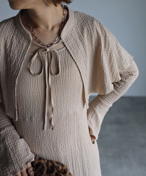 UNFIELD（アンフィールド）の「【UNFIELD】ケープ付カットジャガードワンピース（ワンピース・レディース・ベージュ/ブラック・FREE）」の14枚目の写真