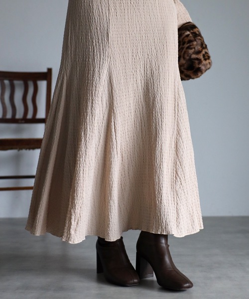 UNFIELD（アンフィールド）の「【UNFIELD】ケープ付カットジャガードワンピース（ワンピース・レディース・ベージュ/ブラック・FREE）」の9枚目の写真