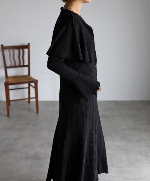 UNFIELD（アンフィールド）の「【UNFIELD】ケープ付カットジャガードワンピース（ワンピース・レディース・ベージュ/ブラック・FREE）」の12枚目の写真