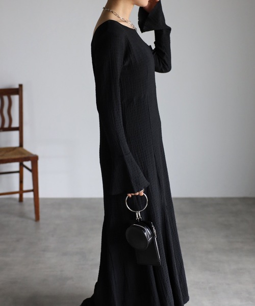 UNFIELD（アンフィールド）の「【UNFIELD】ケープ付カットジャガードワンピース（ワンピース・レディース・ベージュ/ブラック・FREE）」の17枚目の写真