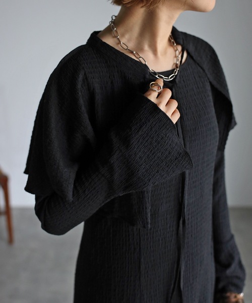 UNFIELD（アンフィールド）の「【UNFIELD】ケープ付カットジャガードワンピース（ワンピース・レディース・ベージュ/ブラック・FREE）」の13枚目の写真