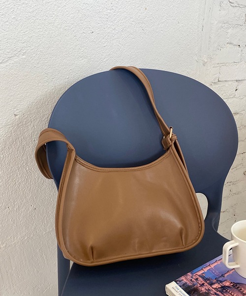 aimoha（アイモハ）の「シンプルショルダーバッグ（ショルダーバッグ・レディース・ブラック/オフホワイト/ブラウン・FREE）」の12枚目の写真