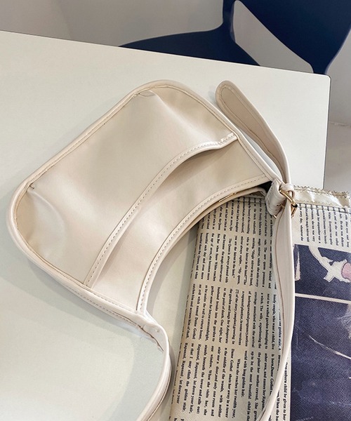 aimoha（アイモハ）の「シンプルショルダーバッグ（ショルダーバッグ・レディース・ブラック/オフホワイト/ブラウン・FREE）」の11枚目の写真