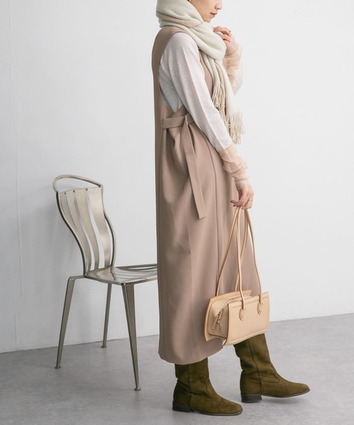 KBF（ケイビーエフ）の「サイドベルトVネックジャンパースカート（ワンピース・レディース・ブラック/アイボリー/モカ・ONE）」の14枚目の写真