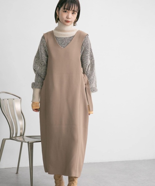 KBF（ケイビーエフ）の「サイドベルトVネックジャンパースカート（ワンピース・レディース・ブラック/アイボリー/モカ・ONE）」の9枚目の写真