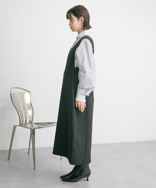 KBF（ケイビーエフ）の「サイドベルトVネックジャンパースカート（ワンピース・レディース・ブラック/アイボリー/モカ・ONE）」の4枚目の写真